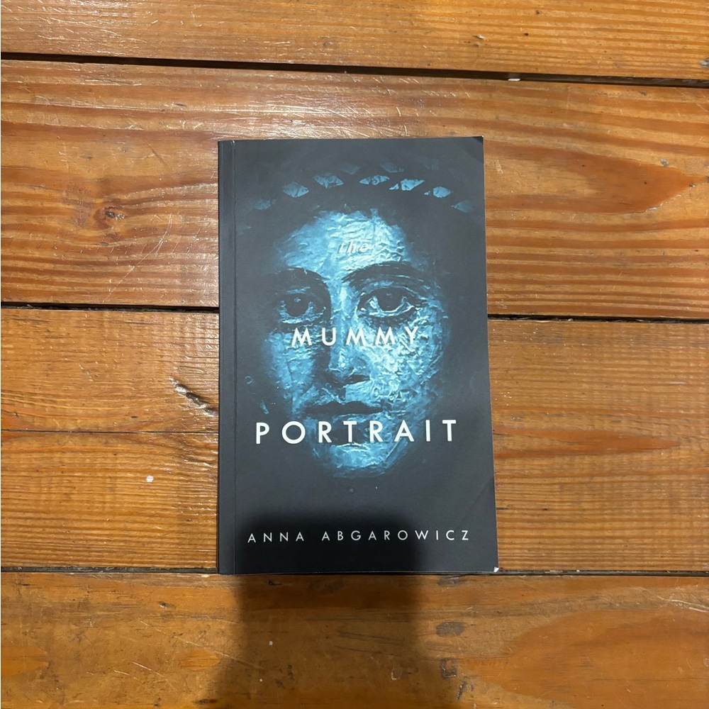 (197) MUMMY PORTRAIT BOOK